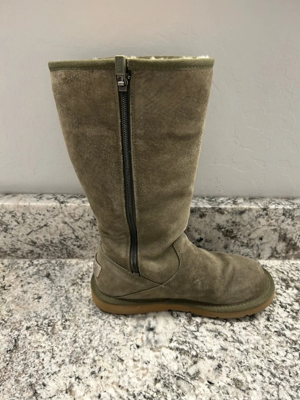 UGG retro cargo